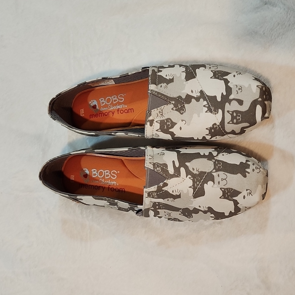 Bob's (from Sketchers) 6.5w women's. (Never worn)